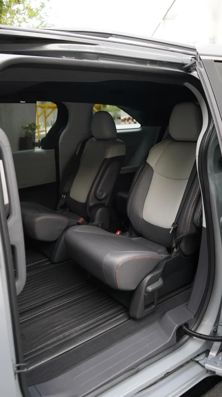 Toyota Sienna 2024 — foto 9 de 10