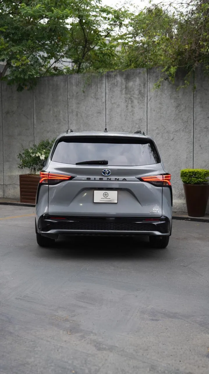 Toyota Sienna 2024 — foto 4 de 10