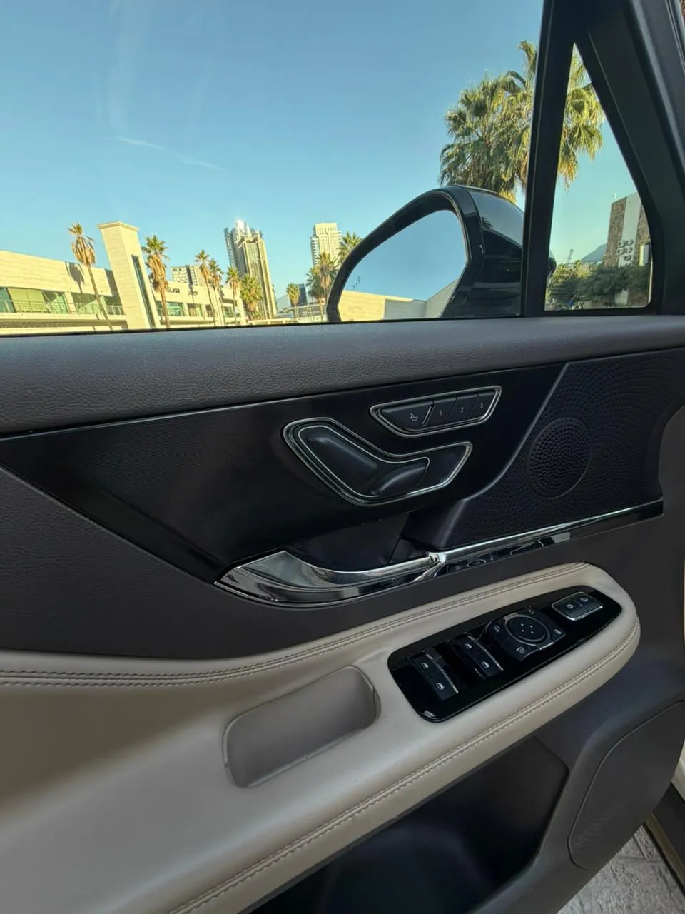 Lincoln Corsair 2024 — foto 7 de 15
