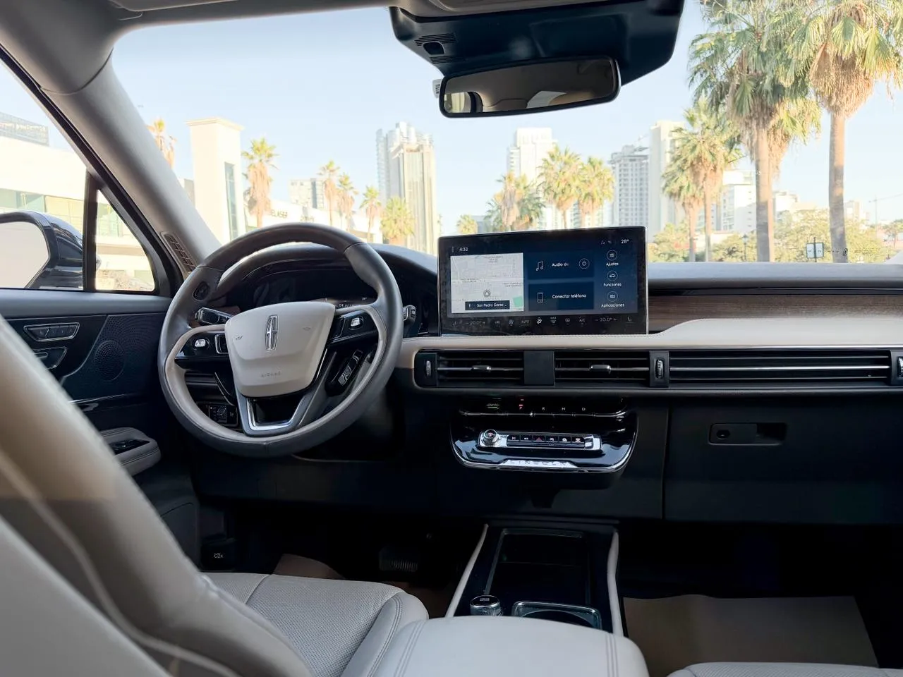 Lincoln Corsair 2024 — foto 8 de 15