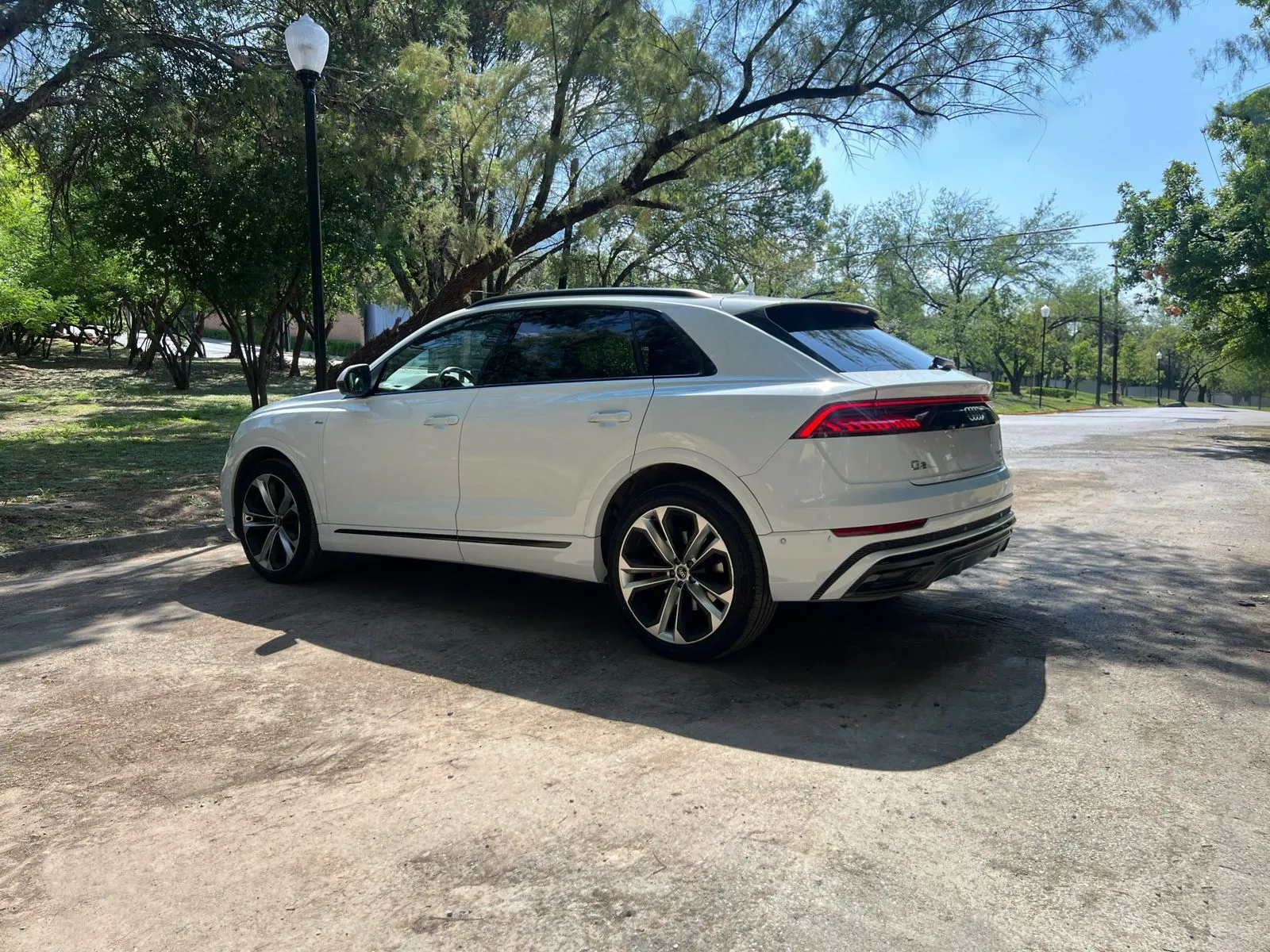 Audi Q8 2021 — foto 2 de 9