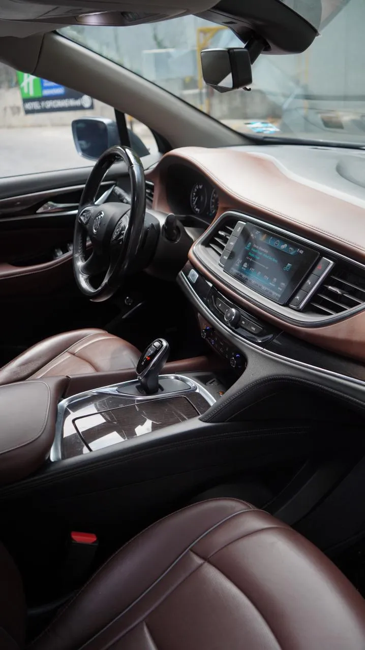 Buick Enclave 2019 — foto 9 de 11