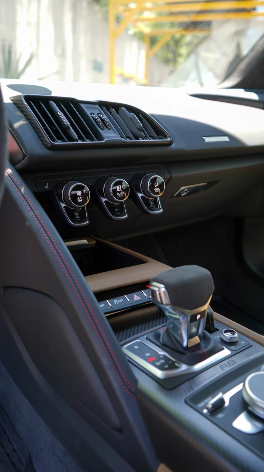 Audi R8 2023 — foto 8 de 15