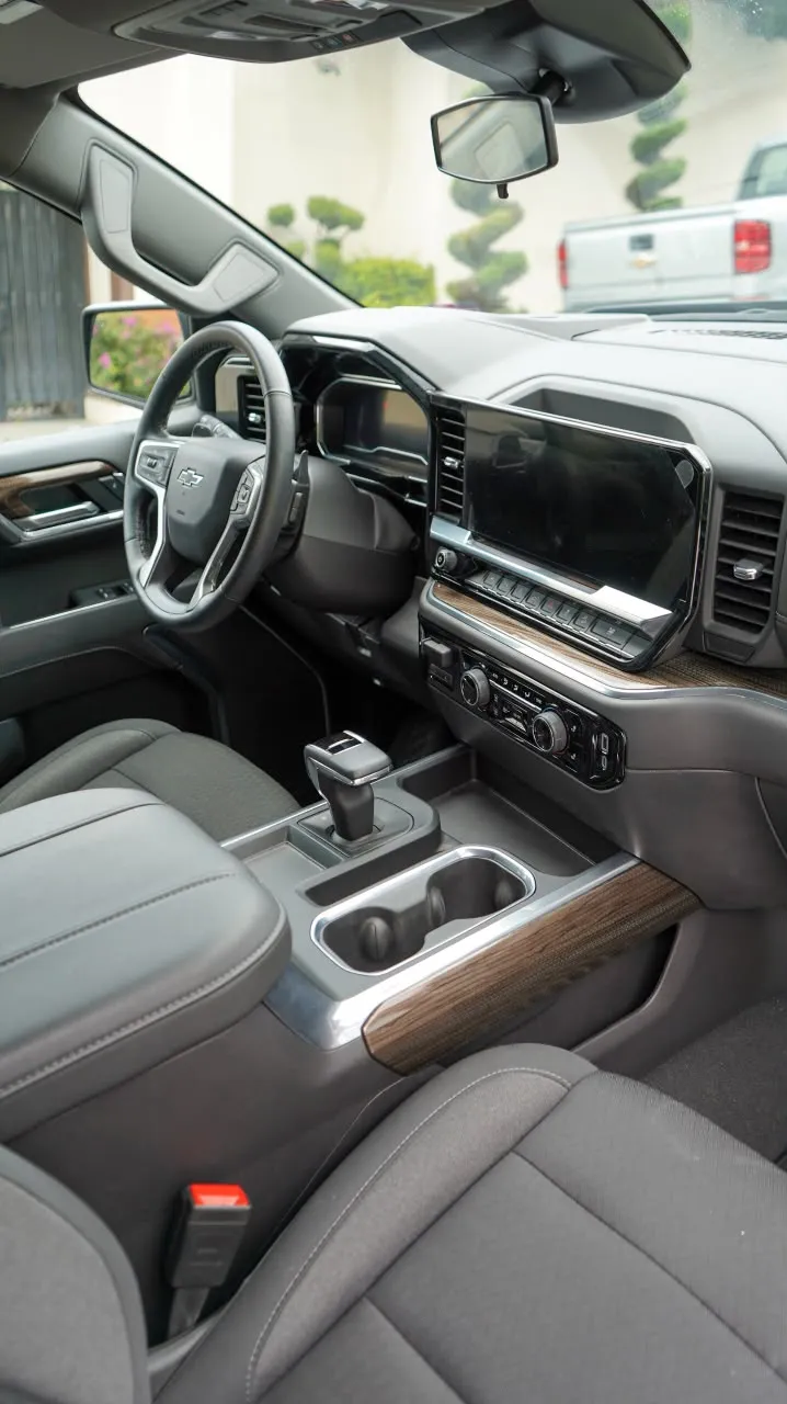 Chevrolet Cheyenne 2024 — foto 6 de 10