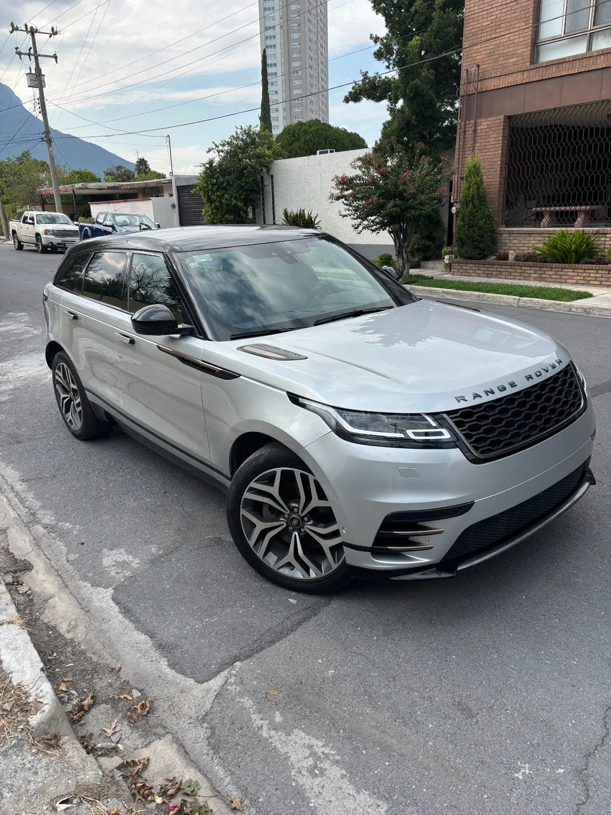 Land Rover Range Rover Velar 2019 — foto 2 de 12