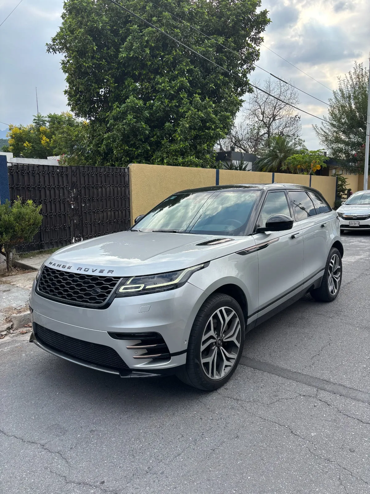 Land Rover Range Rover Velar 2019 — foto 3 de 12