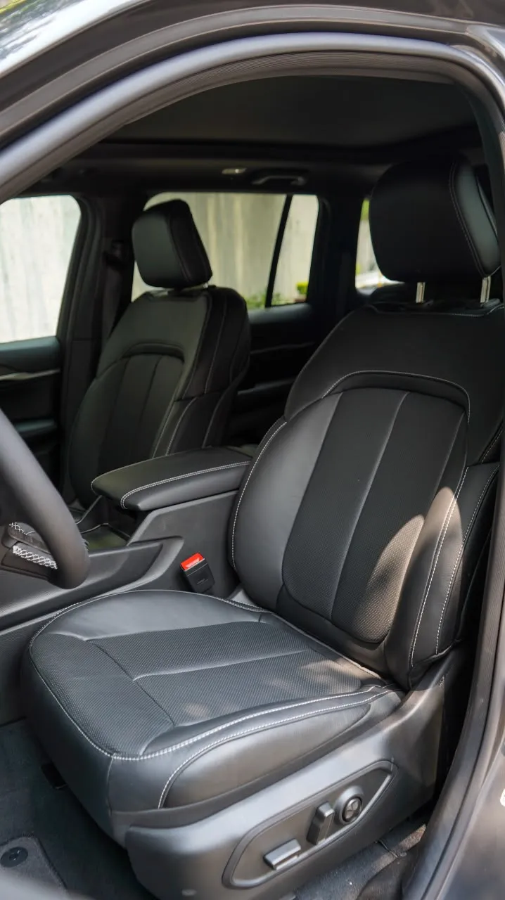 Jeep Grand Cherokee 2026 — foto 8 de 10