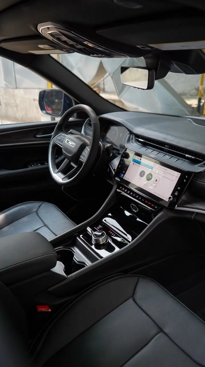 Jeep Grand Cherokee 2026 — foto 9 de 10