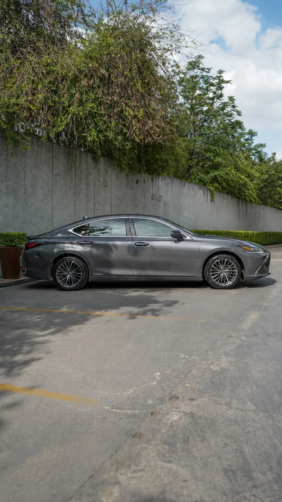 Lexus ES 2022 — foto 2 de 10