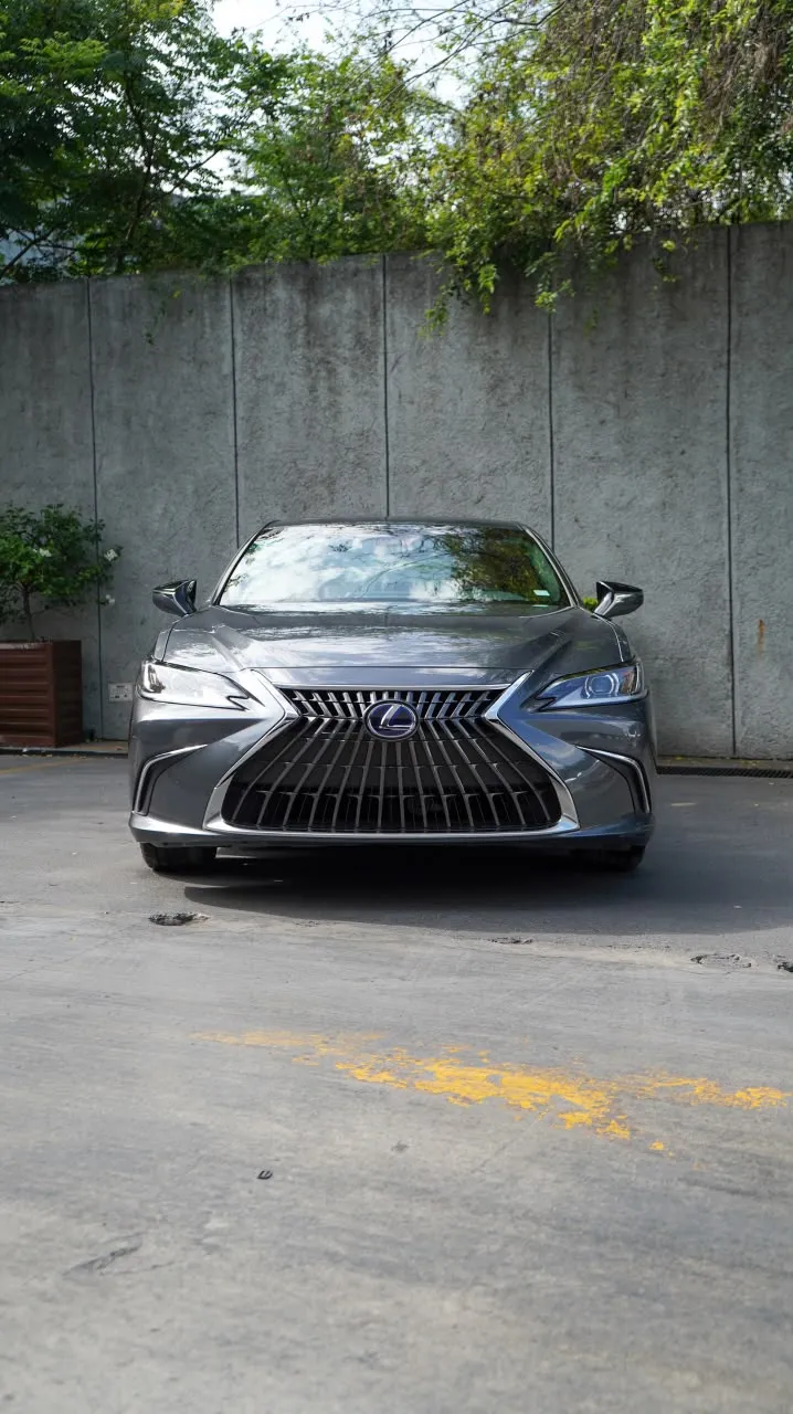 Lexus ES 2022 — foto 3 de 10