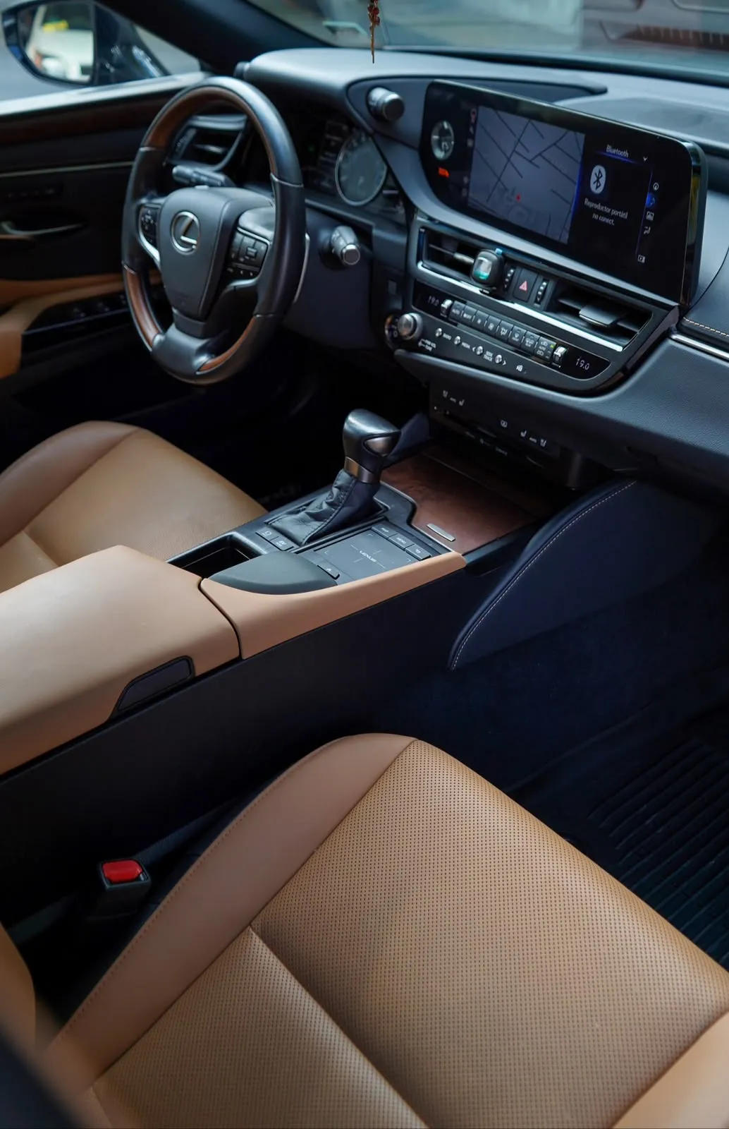 Lexus ES 2022 — foto 9 de 10