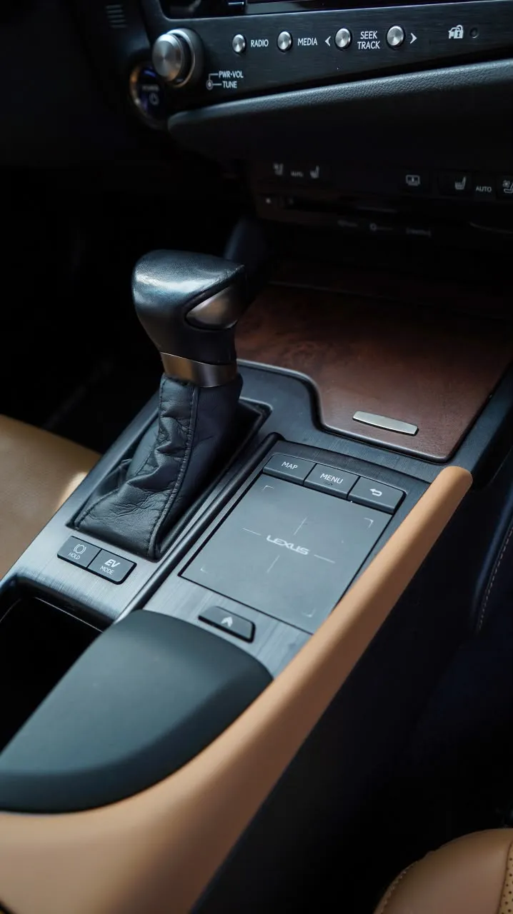 Lexus ES 2022 — foto 10 de 10