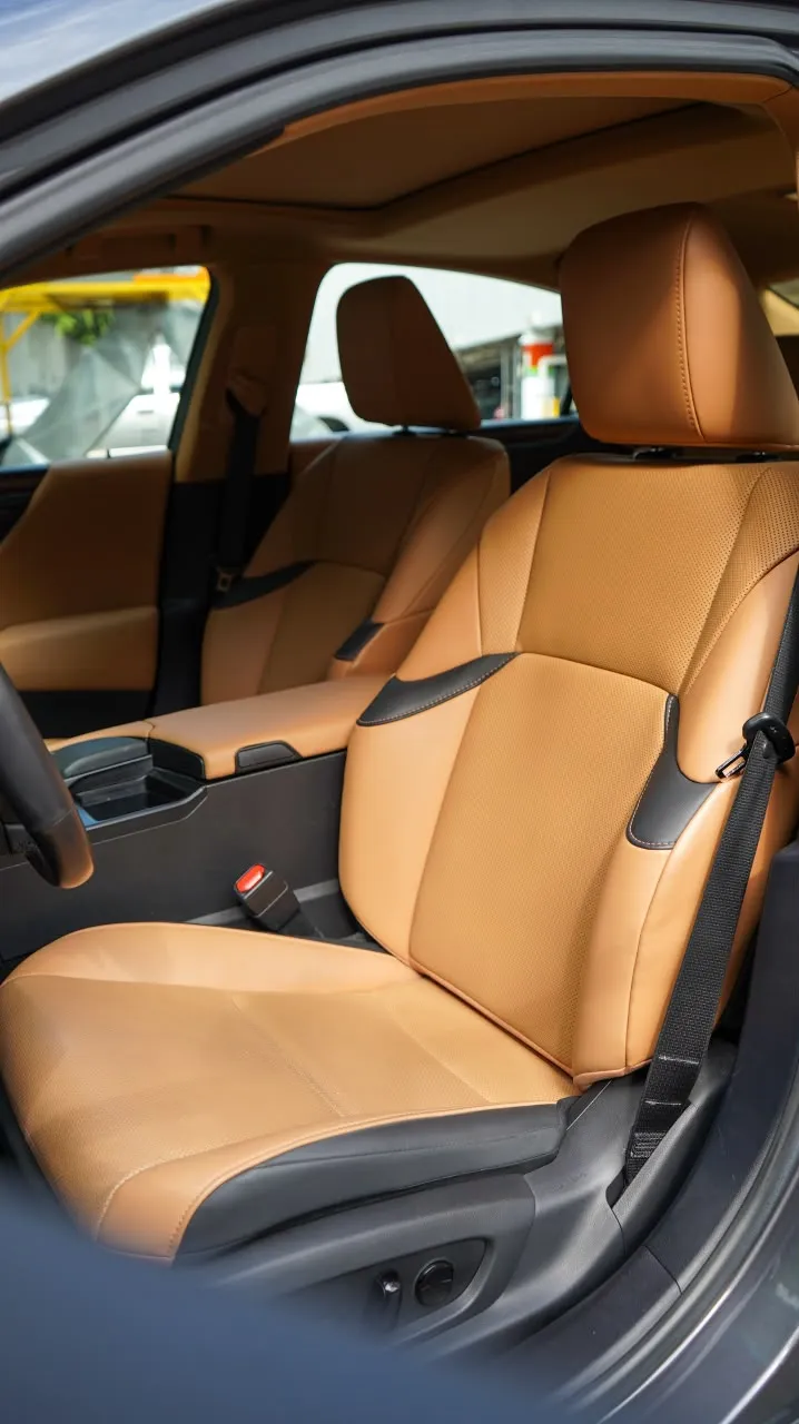 Lexus ES 2022 — foto 7 de 10