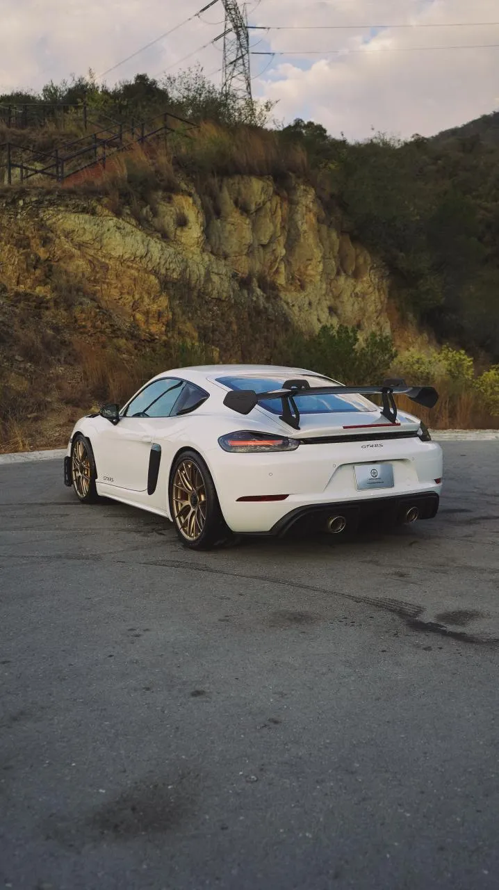 Porsche 718 cayman 2025 — foto 7 de 15