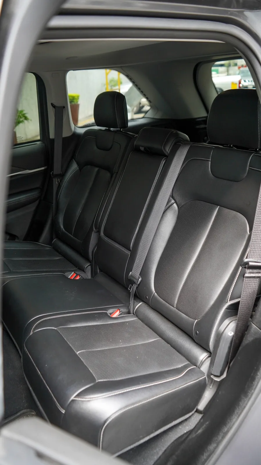 Jeep Grand Cherokee 2023 — foto 9 de 12