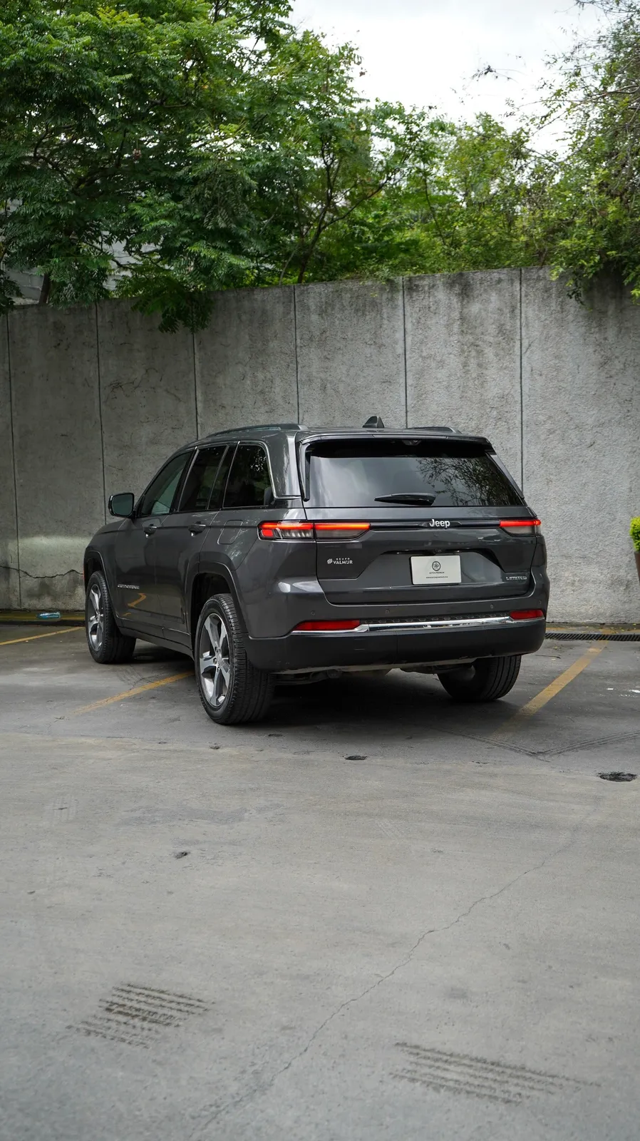 Jeep Grand Cherokee 2023 — foto 5 de 12