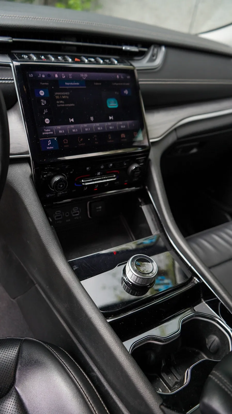 Jeep Grand Cherokee 2023 — foto 12 de 12