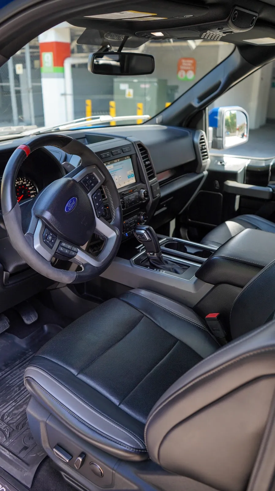 Ford Lobo Raptor 2018 — foto 12 de 12