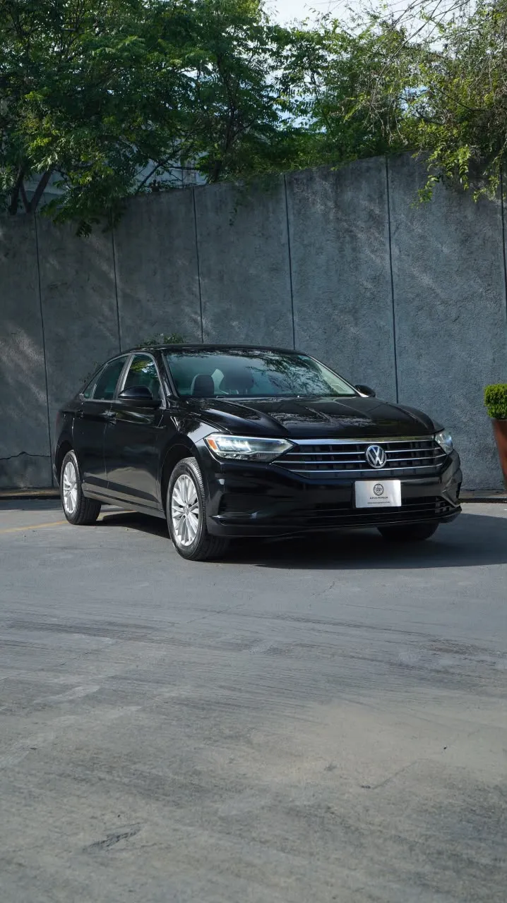 Volkswagen Jetta 2021 — foto 1 de 9