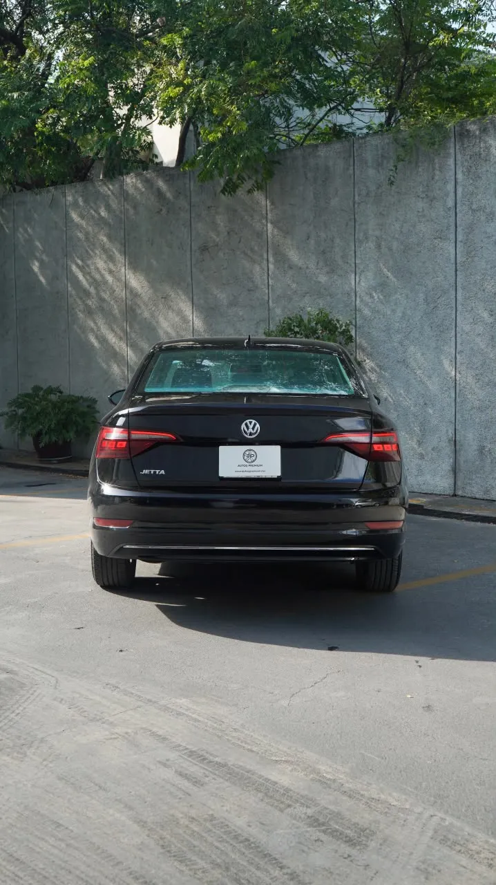 Volkswagen Jetta 2021 — foto 5 de 9