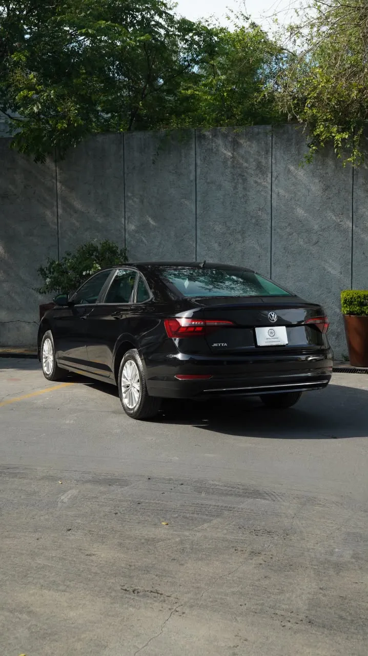 Volkswagen Jetta 2021 — foto 3 de 9