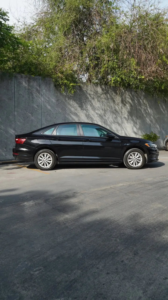 Volkswagen Jetta 2021 — foto 4 de 9