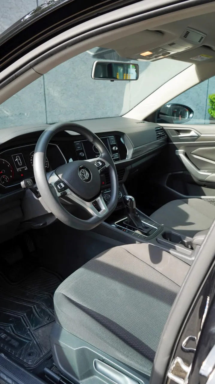 Volkswagen Jetta 2021 — foto 7 de 9