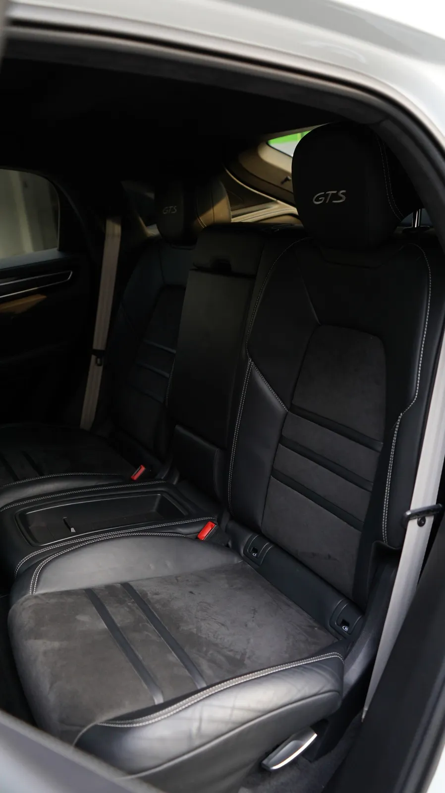Porsche Cayenne 2021 — foto 9 de 12