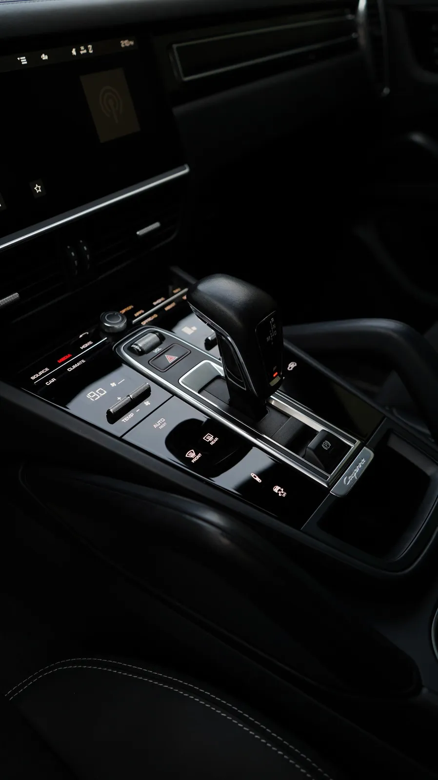 Porsche Cayenne 2021 — foto 10 de 12