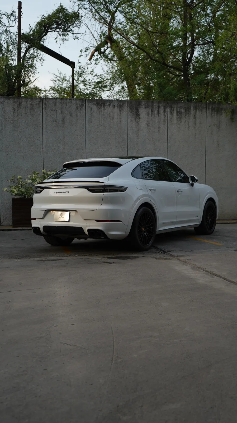 Porsche Cayenne 2021 — foto 6 de 12