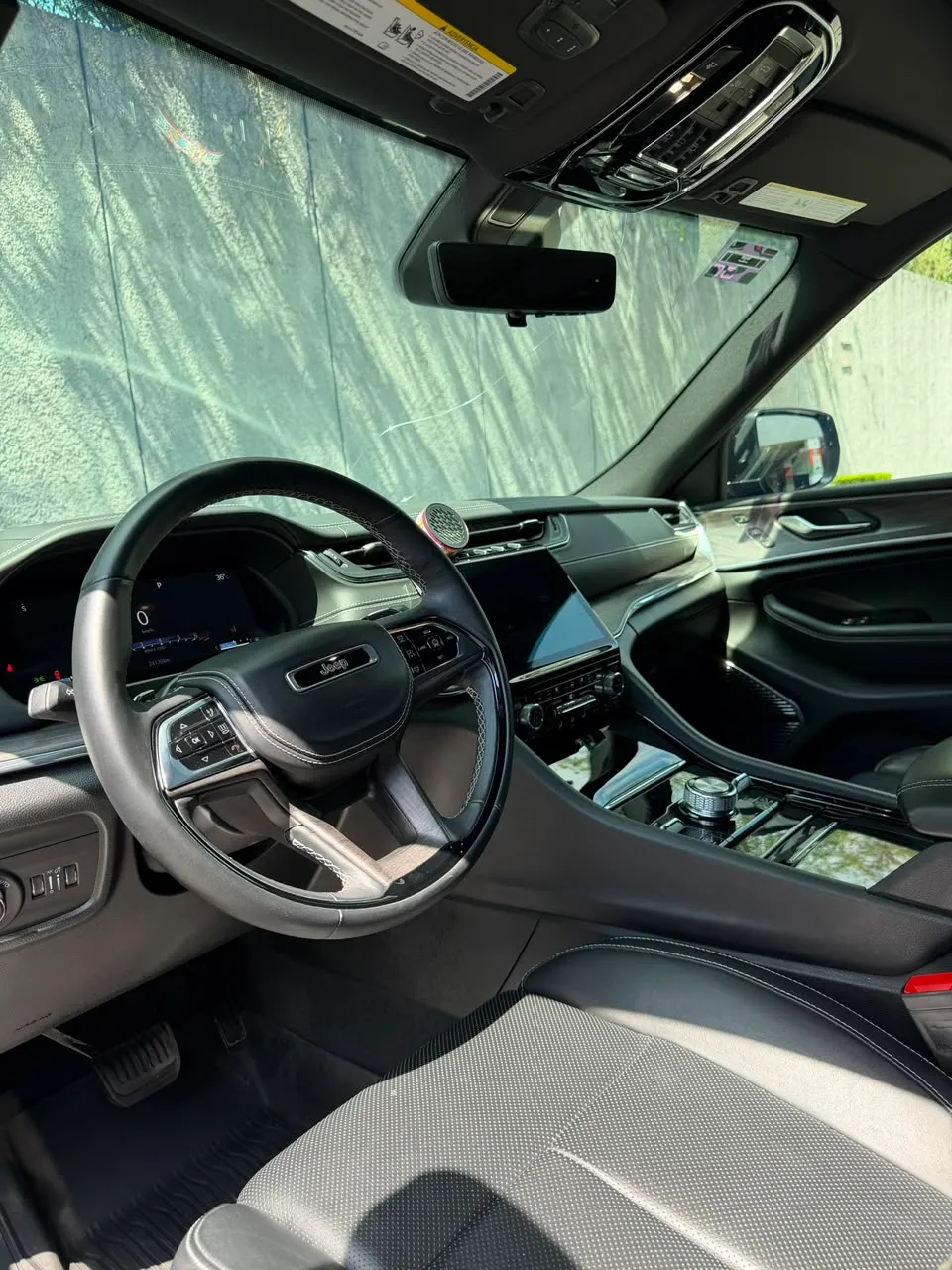 Jeep Grand Cherokee 2024 — foto 9 de 14