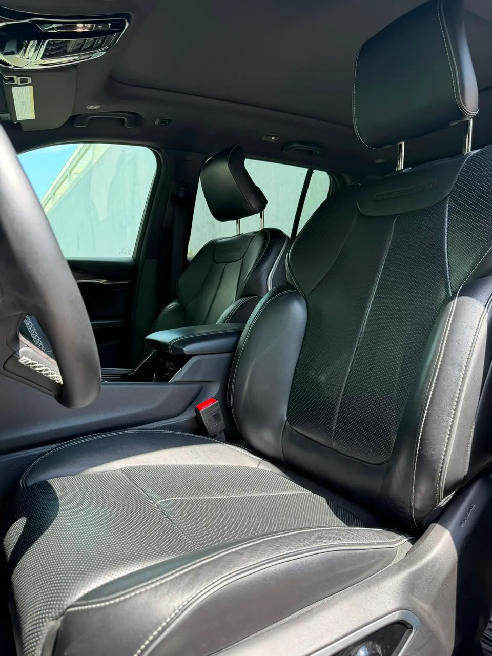 Jeep Grand Cherokee 2024 — foto 11 de 14