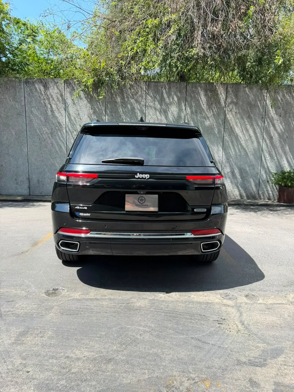 Jeep Grand Cherokee 2024 — foto 7 de 14