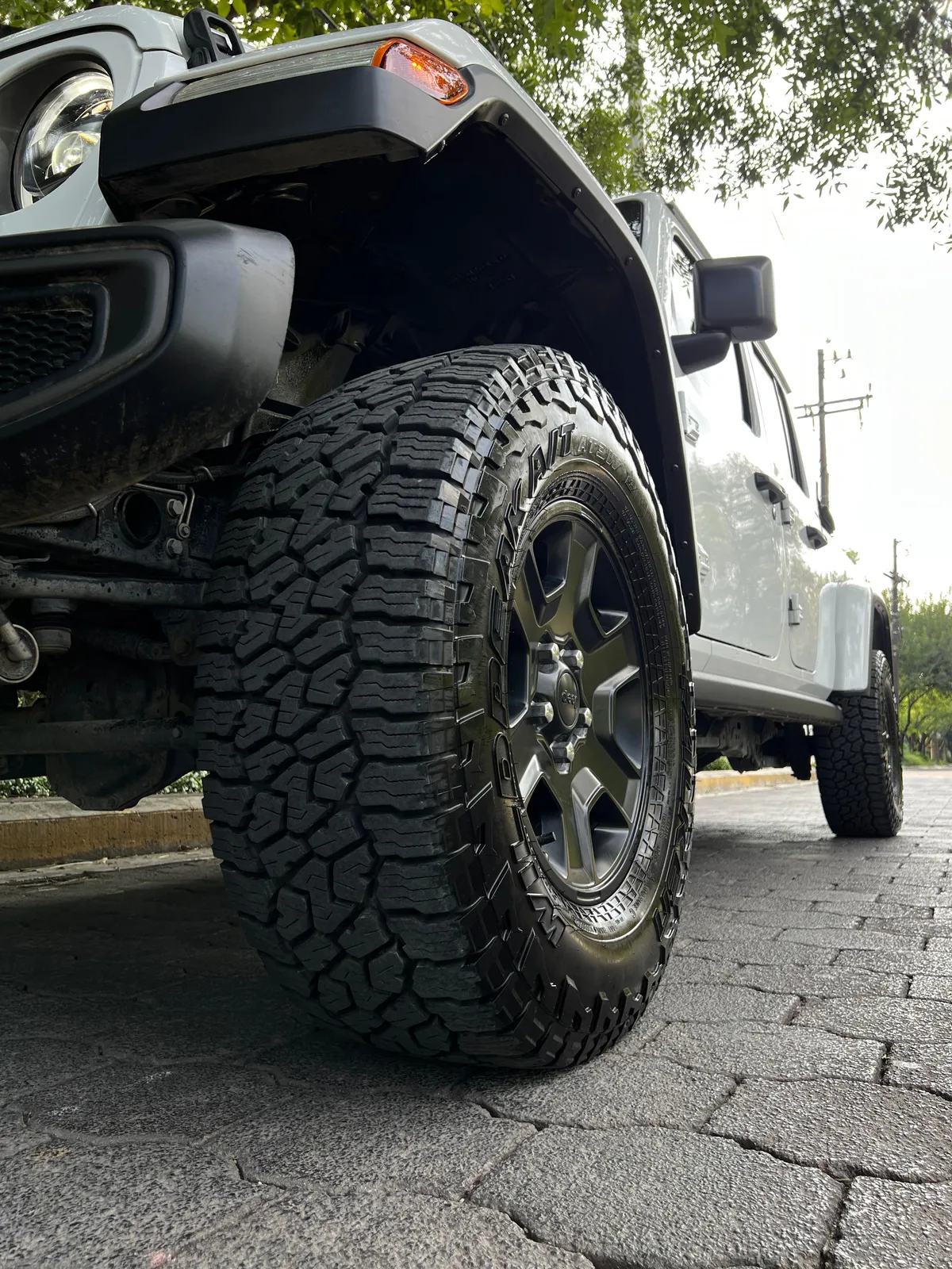 Jeep Gladiator 2023 — foto 15 de 15