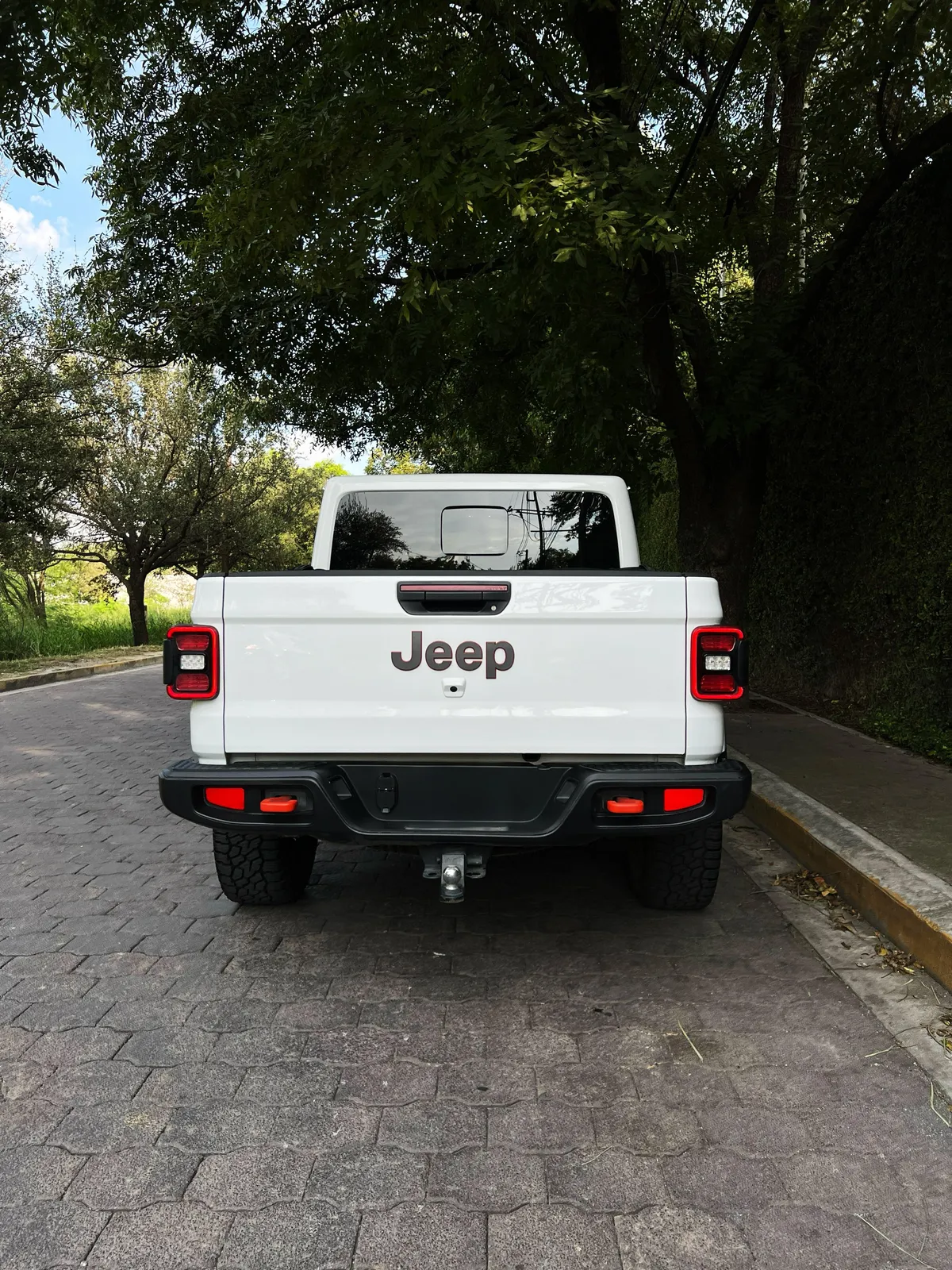 Jeep Gladiator 2023 — foto 9 de 15