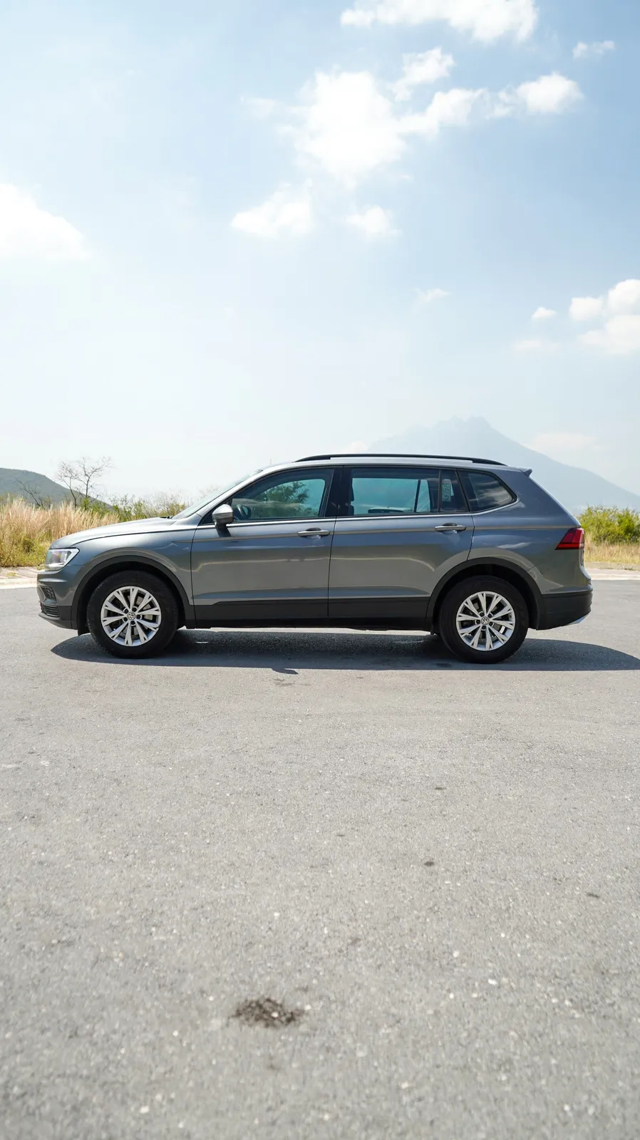 Volkswagen Tiguan 2019 — foto 3 de 9