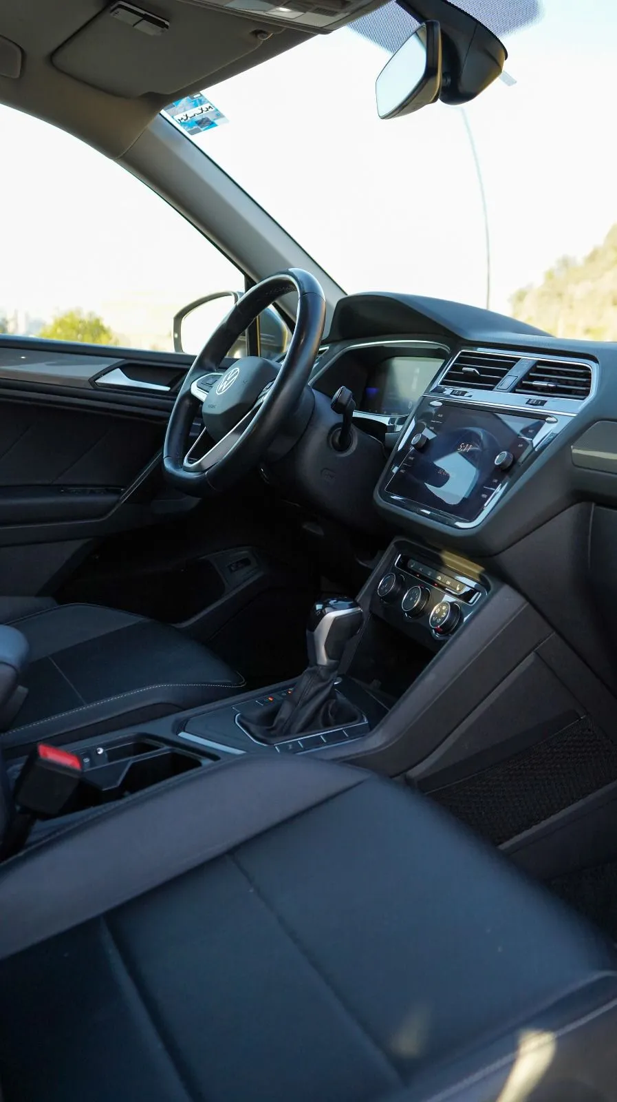 Volkswagen Tiguan 2022 — foto 6 de 13