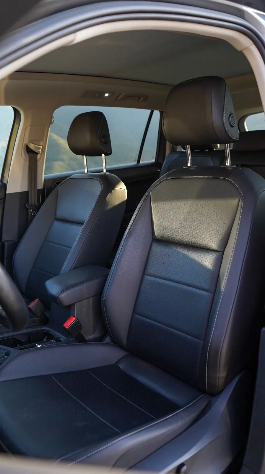 Volkswagen Tiguan 2022 — foto 8 de 13
