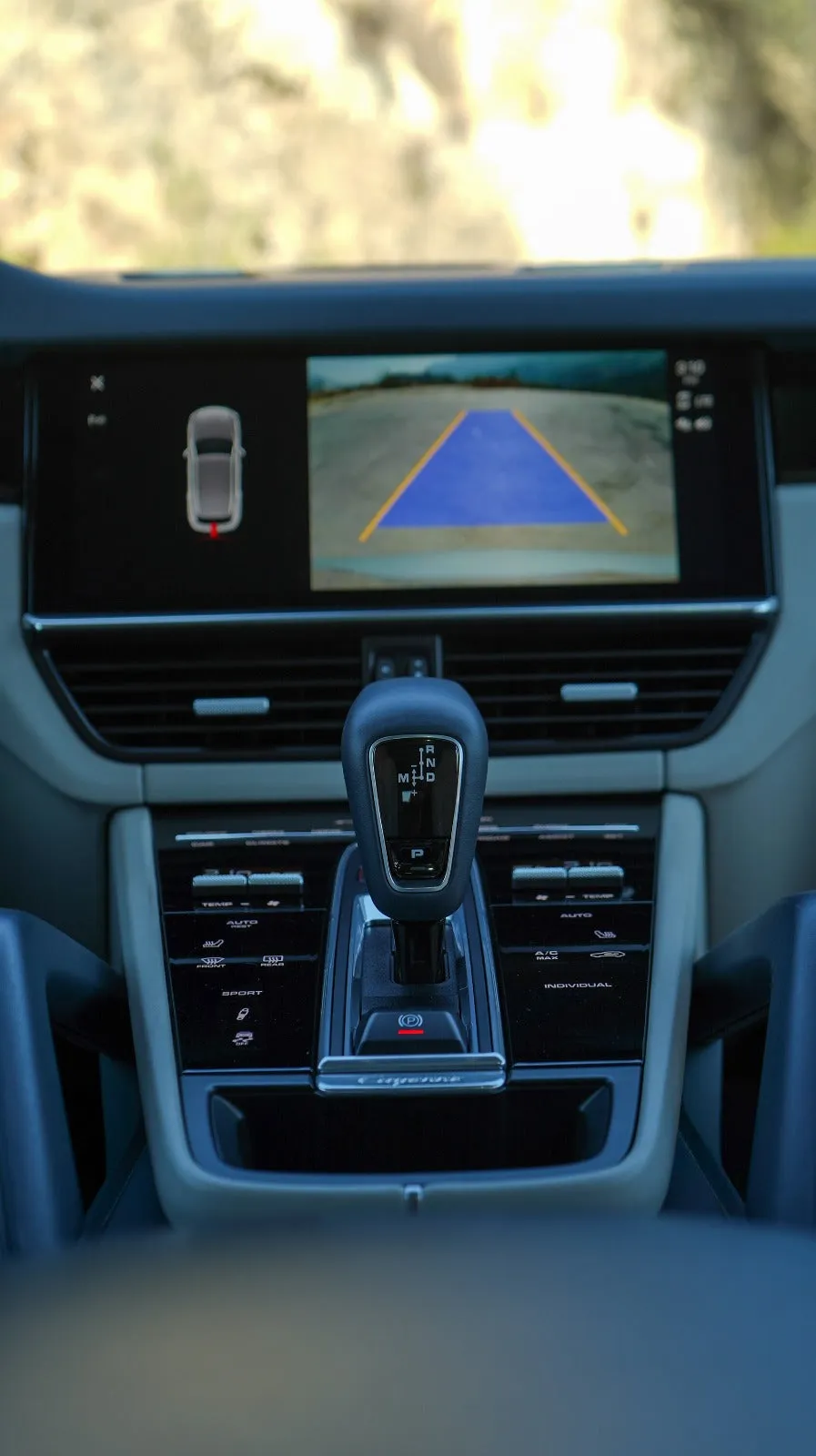 Porsche Cayenne 2022 — foto 14 de 15