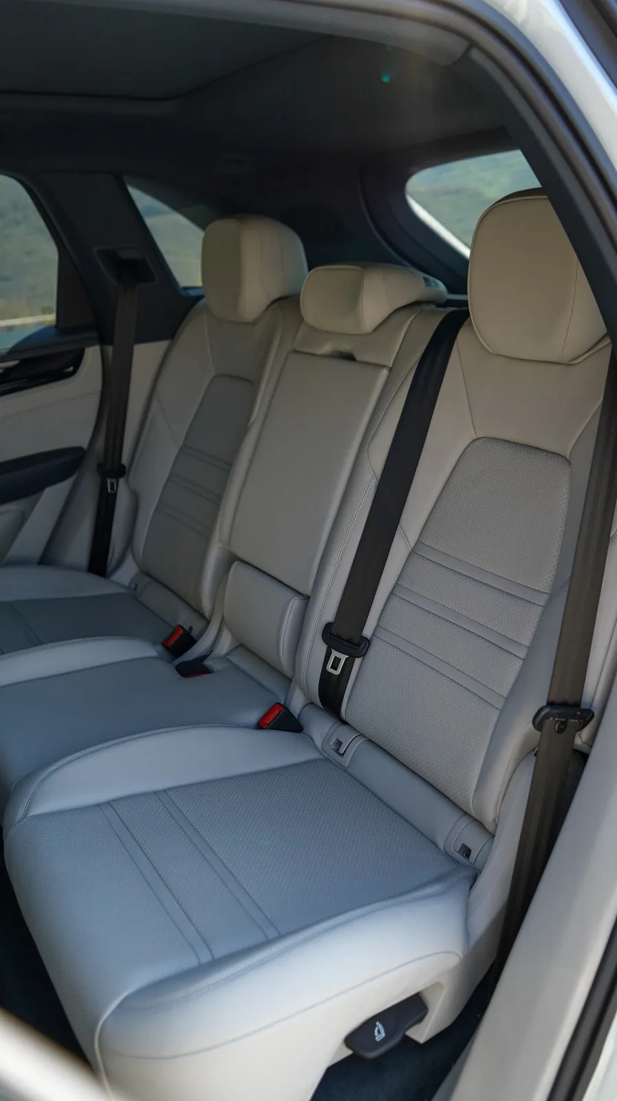 Porsche Cayenne 2022 — foto 12 de 15