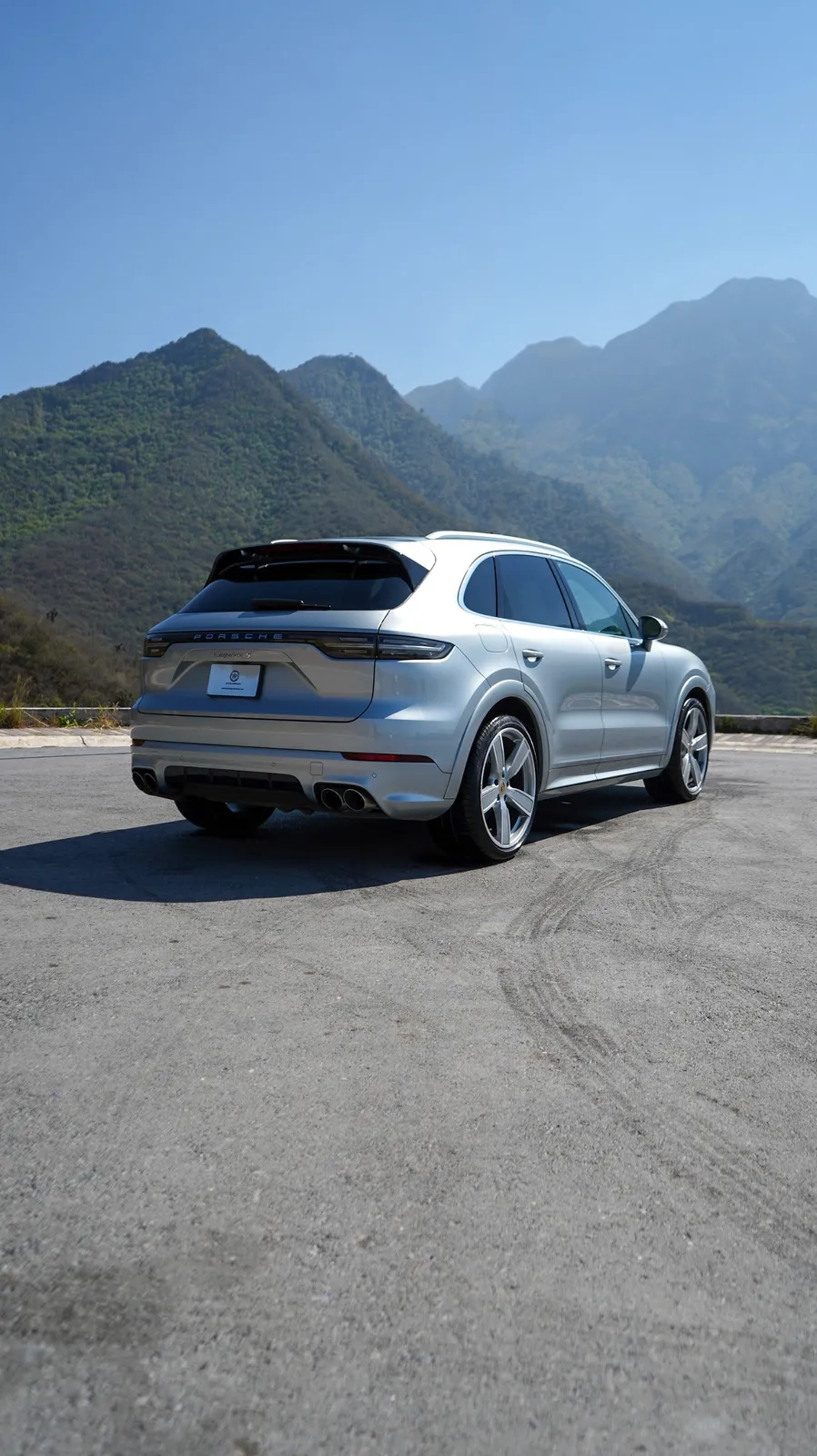 Porsche Cayenne 2022 — foto 7 de 15