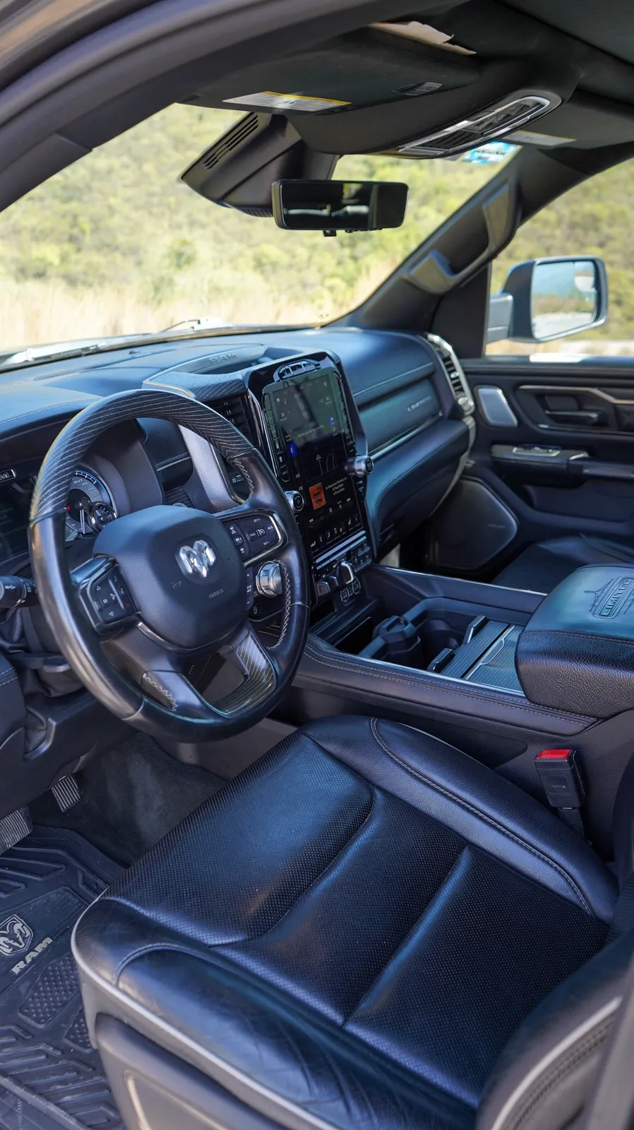 RAM 1500 2021 — foto 9 de 14