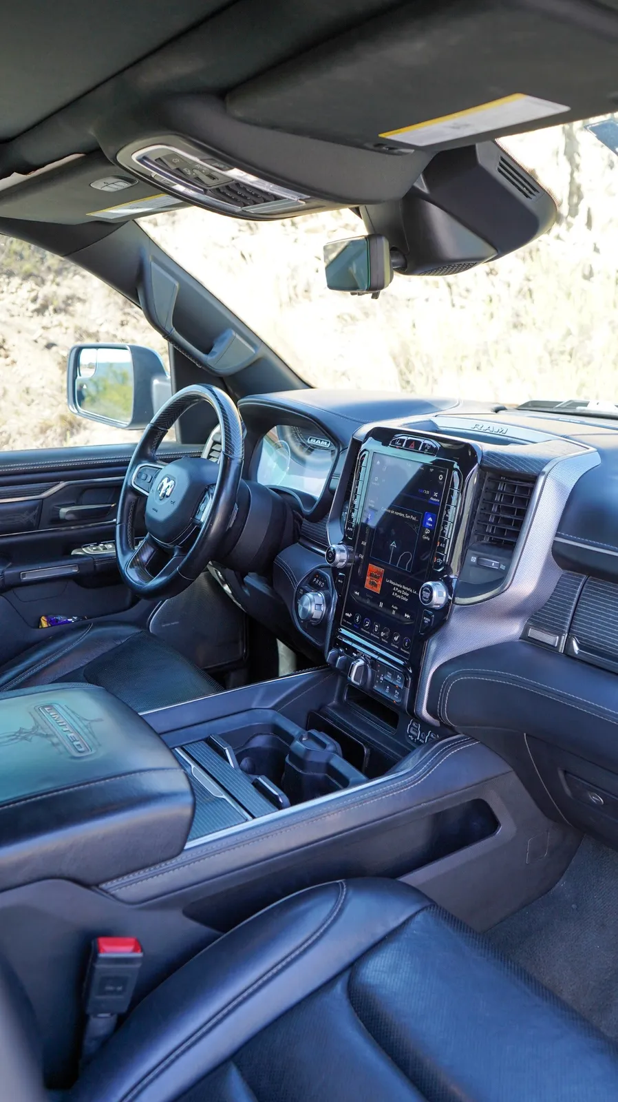 RAM 1500 2021 — foto 13 de 14