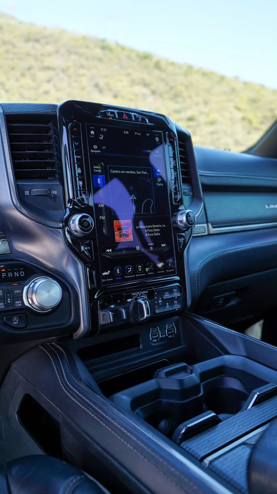 RAM 1500 2021 — foto 10 de 14