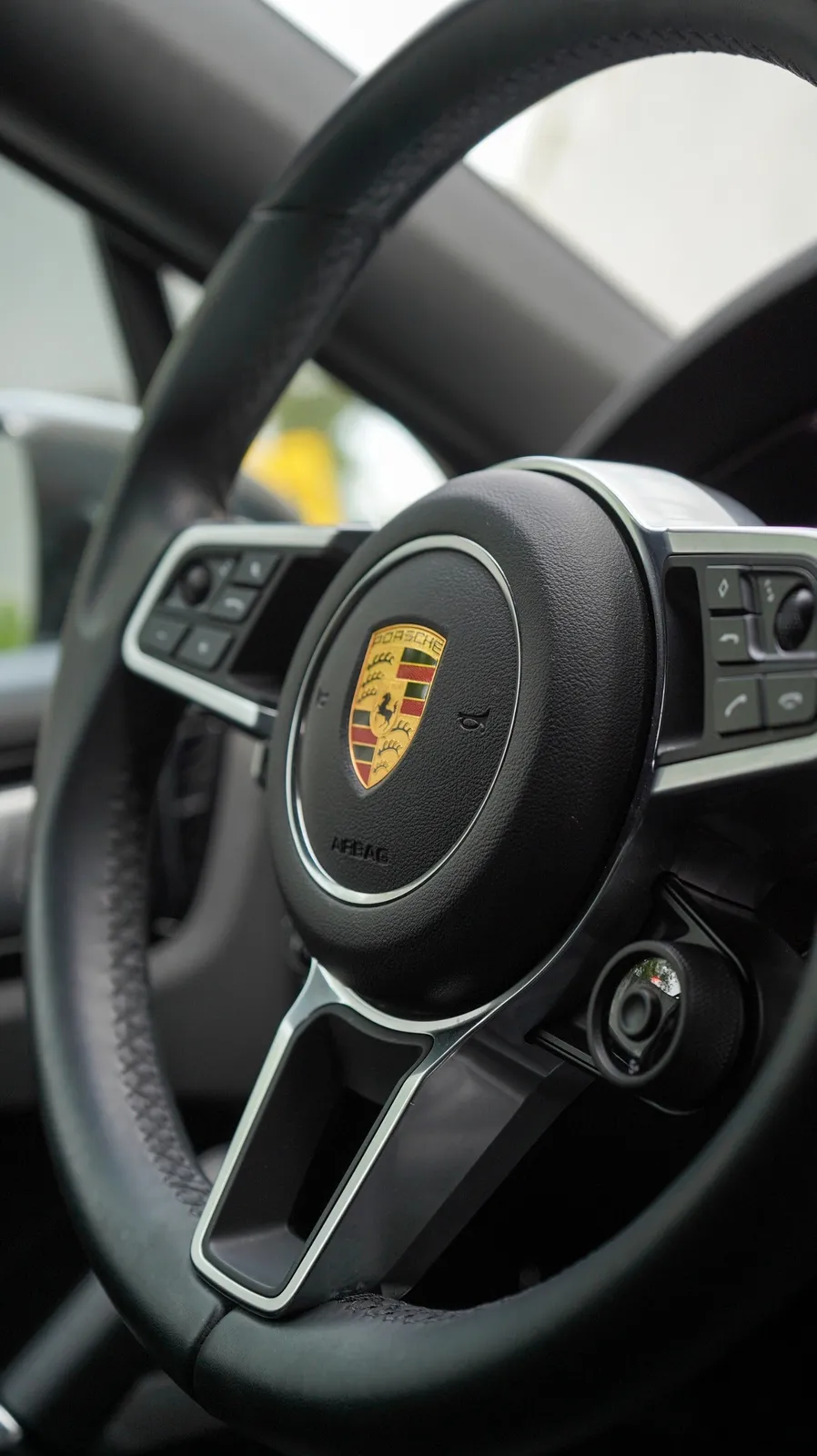Porsche Cayenne coupé 2023 — foto 9 de 12