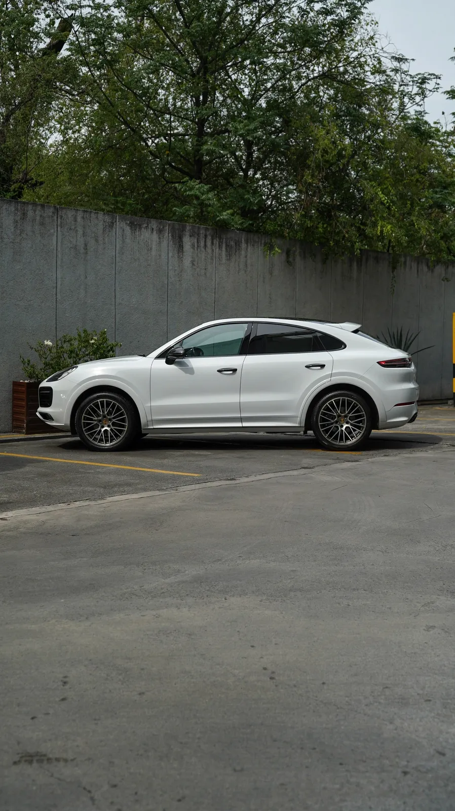 Porsche Cayenne coupé 2023 — foto 3 de 12