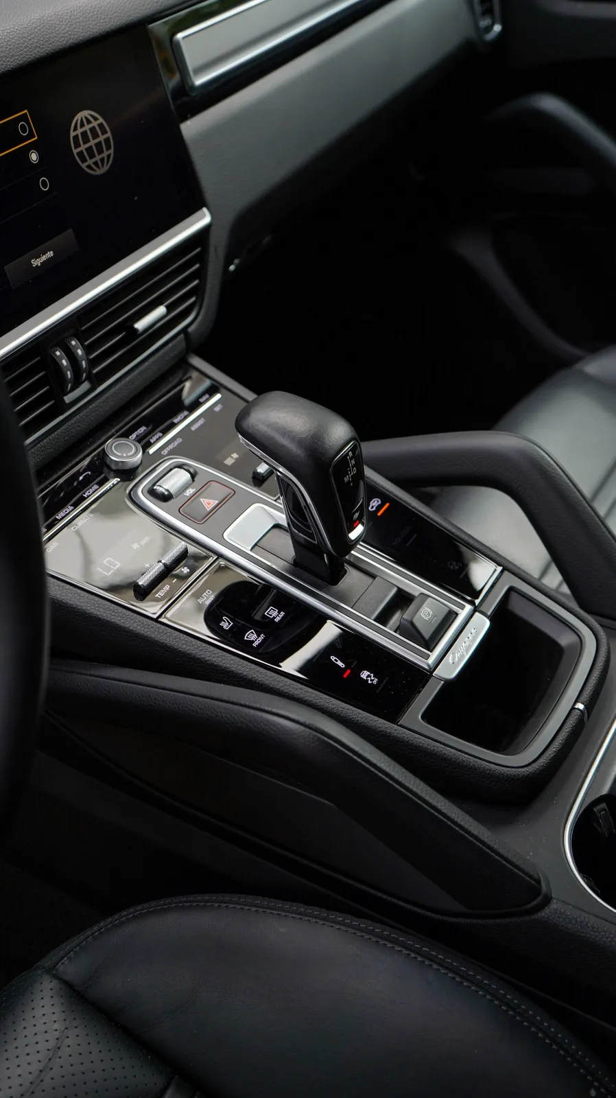 Porsche Cayenne coupé 2023 — foto 10 de 12