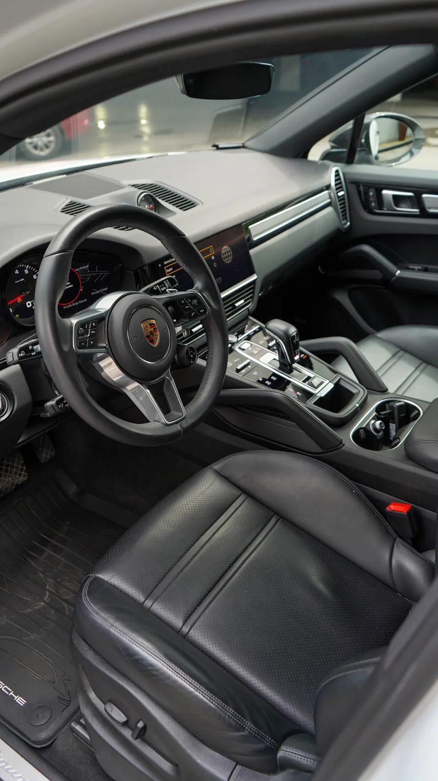 Porsche Cayenne coupé 2023 — foto 6 de 12