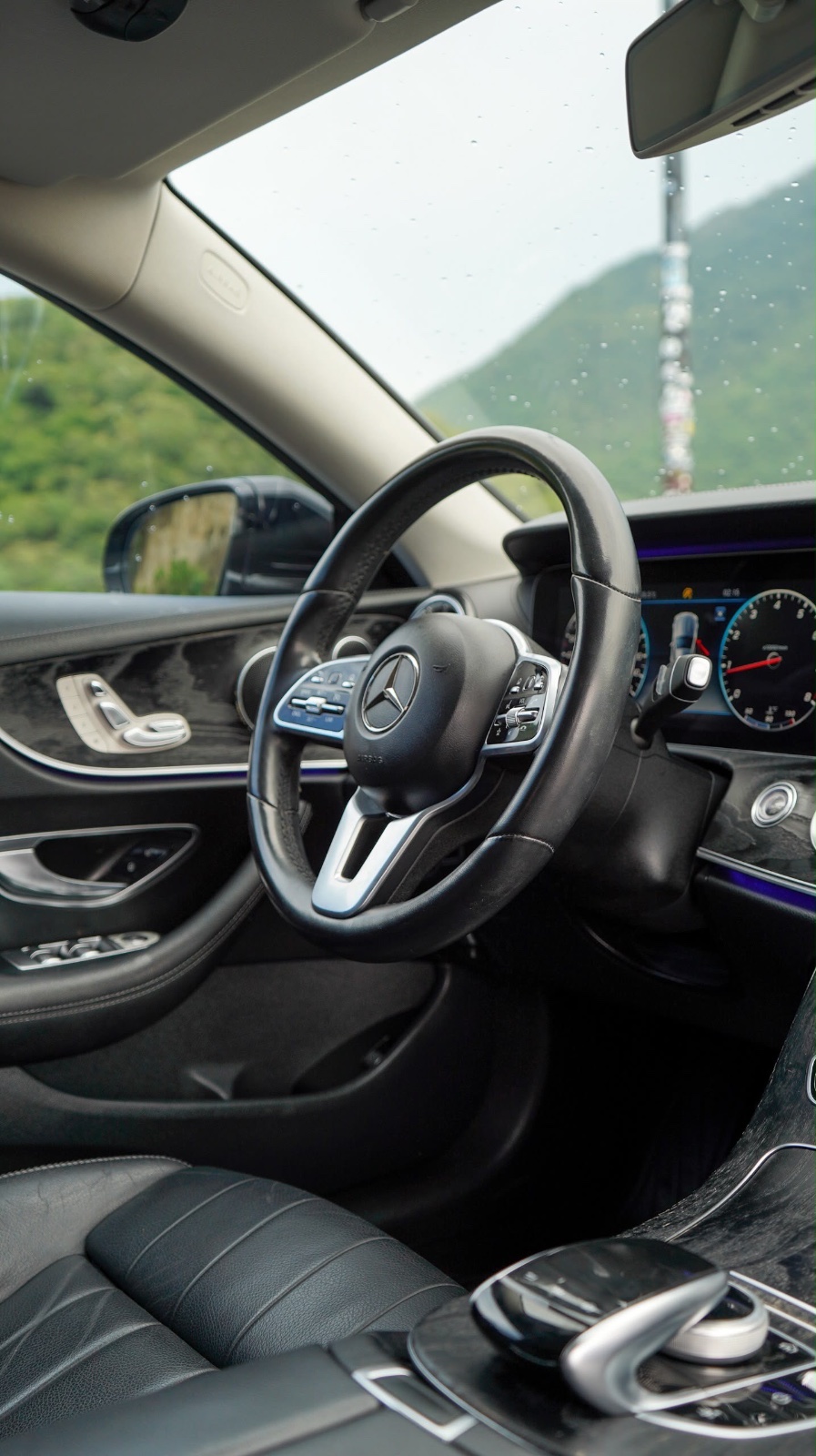 Mercedes-Benz E 300 Coupé 2019 — foto 4 de 6