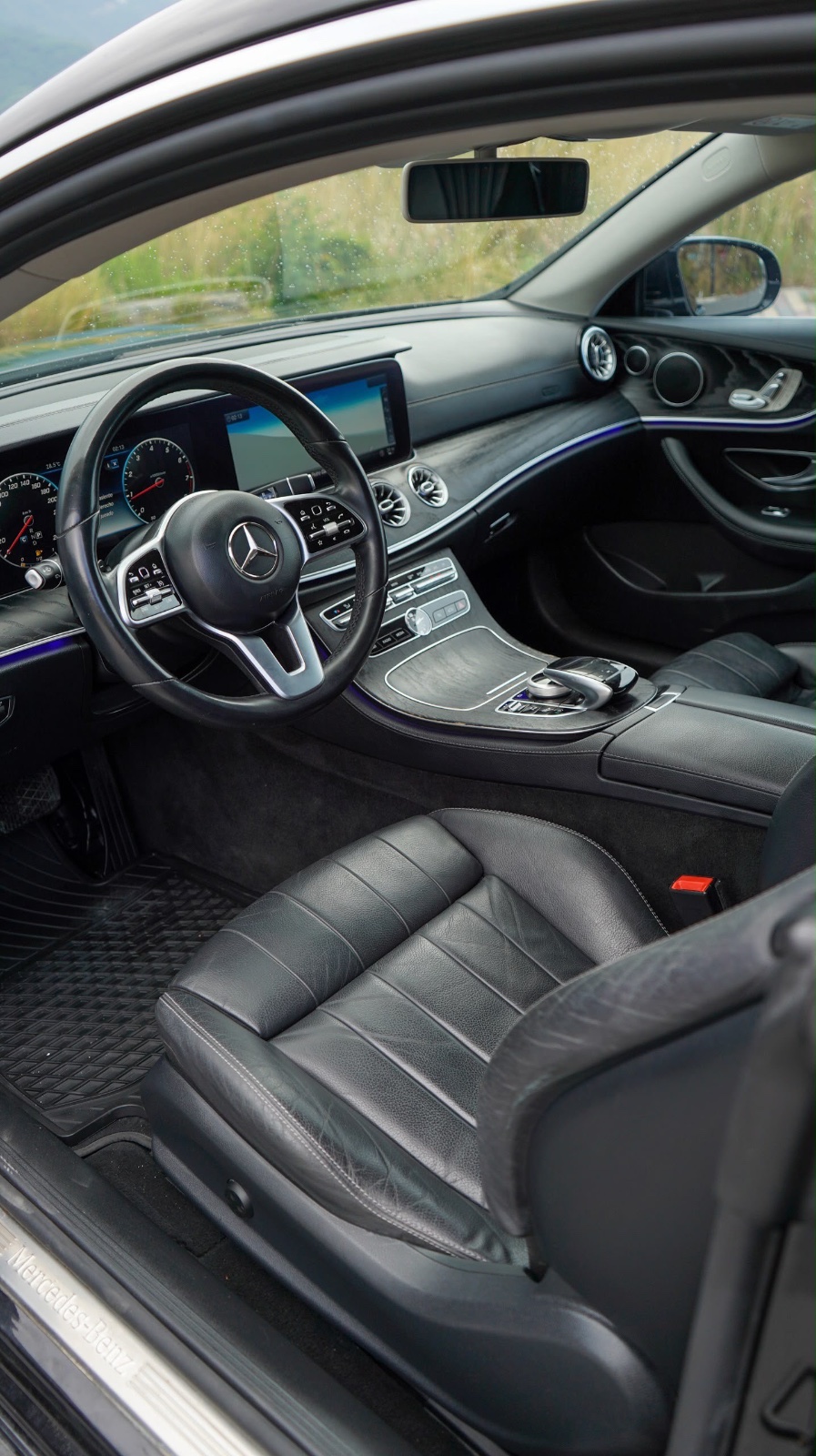 Mercedes-Benz E 300 Coupé 2019 — foto 3 de 6
